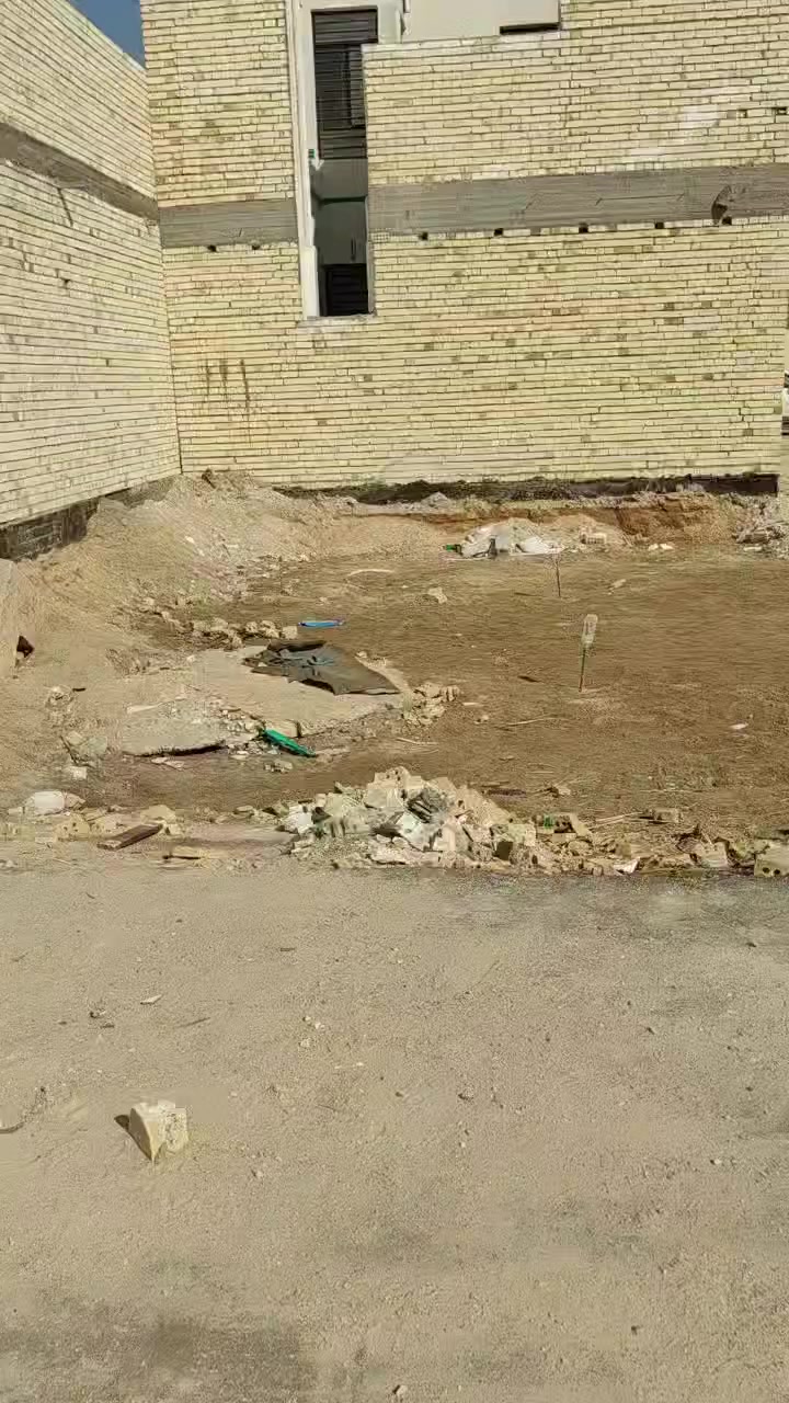 قطع ارض  اللبيع في كربلاء
مجمع بوابة الجنوب شارع حله كربلاء قرب مستشفى طب السنان 
موقع المجمع على شارع الزوار مباشر 
مساحة 100متر
كافة الخدمات تبليط مجاري ماء كهرباء مؤلد خط ذهبي خطوط نقل كلشي متوفر الاستفسار اتصل واتساب *********** *********** ***********
