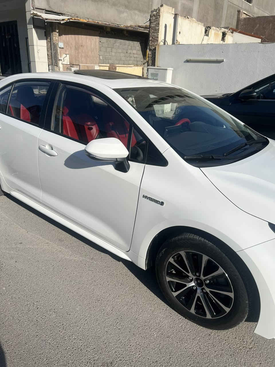 السلام عليكم 
كورلا 2024 خليجي  ماشيه 46 مكفوله بيها بارد بسيط بهلال الجاملغ داخل احمر وجلد سياره جديده سعرها 21.300 
***********
