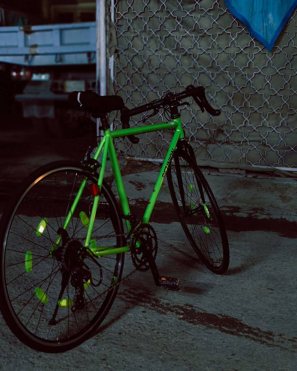 السلام عليكم بايسكل REUNION رياضي  من أفضل 5شركات بالعالم  ويتميز فيه اربع بريكات ومن خلال يده البريك يتحول العكرب ولون مميز موديله 2022 نضام وسستم حديث البايسكل مابي اي نقص السعر 250 للاستفسار الاتصال على ***********
***********
