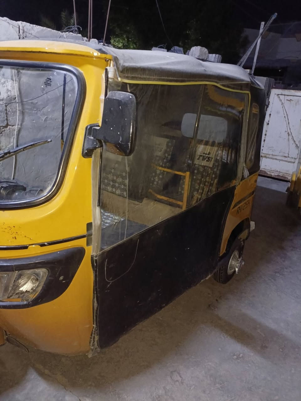 تي ڤي أس موديل 20 / مرقمة بأسمي /تكتك بلادي لا ضربة ولا صبغ ولا خياس بيها /مكينة مالت 22 بيها طك كارتونة جديدة/ مابيها نقص كبل للشارع /السعر /5.500 وبيها مجال حك الجية /العنوان. بغداد.ابو غريب. الشهداء.قرب جامع الريان. /رقمي /‏‪‏‪***********‬‏/‏‪***********‬‏
