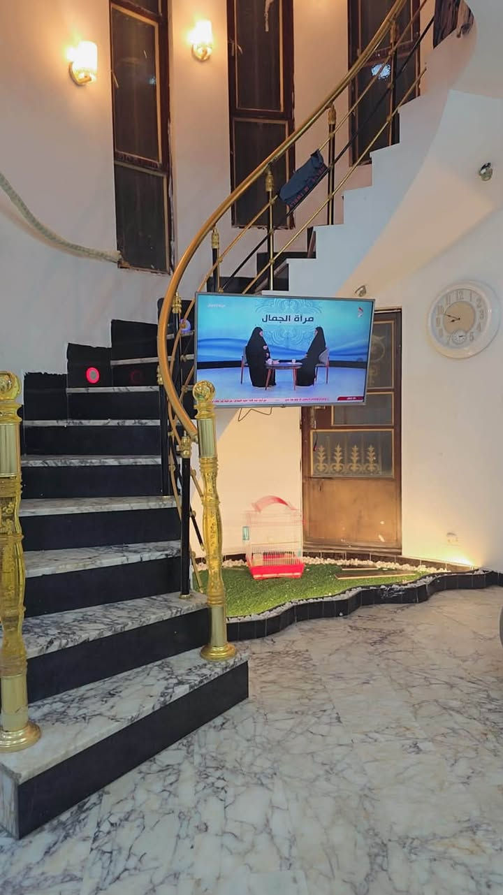 🏡 السلام عليكم دار للبيع في كفاءات السيدية
بيت سكني مرتب ونظيف للبيع في منطقة كفاءات السيدية، موقع هادئ ومناسب للعوائل.

📐 المساحة: 150 متر

واجهه / 7.5 م

نزال / 20 م

🏗 البناء: 2017

📜 الطابو: رسمي + سند مستقل

🚗 كراج: موجود

🔹 تفاصيل البيت:

طابق ونصف

عدد 2 غرفة نوم

3 حمامات

مطبخ 

استقبال 

صالة واسعة

تصميم مريح واستغلال ممتاز للمساحة

✨ الحالة العامة جيدة وجاهز للسكن مباشرة

✨ تشطيب مرتب وبناء نظيف

✨ موقع مرغوب وقريب من الخدمات

💰 السعر مناسب وقابل للتفاوض للجادين

📞 للاستفسار والمعاينة يرجى الاتصال أو المراسلة خاص 

مكتب الكرادي

***********
