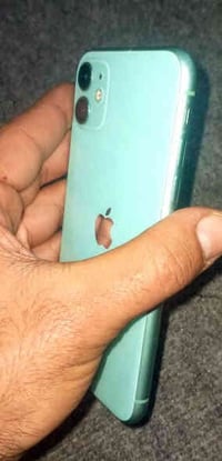ايفون 11عادي ذاكره  128بطاريه 95نموذج M مكفول كلشي مامصلح بيه دبل سيمك...