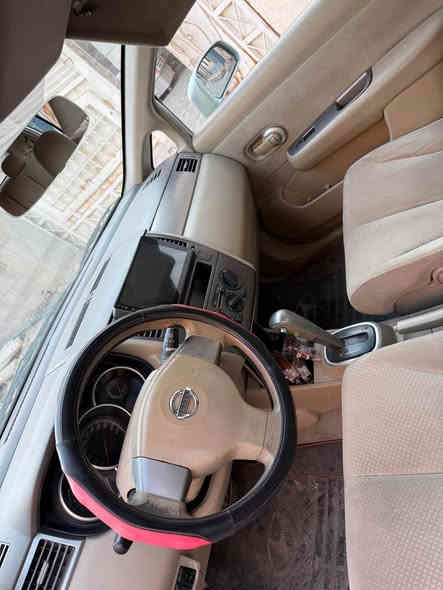 ياالله السلام وعليكم للبيع نيسان تيدا خليجي 2013 بغداد مكينة 1800 السيارة نظيفة كلش ومال بيت فقط صارن عدنا طخطخات بلكشر وصبغناها حزام وعندي صور الطخطخات هم  موجودة عندي السيارة بدون اي ضربة قوية حتى دواخل مابيها كلها على ايدي تخم تاير جديد صدر امامي خلفي جديد السعر ب82 وبيها مجال للطيبين العنوان بغداد البنوك للاستفسار اكثر *********** اخوكم ابو تيم بغداد
