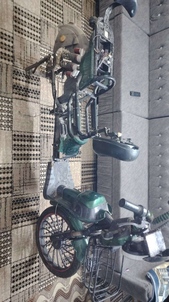 السلام عليكم بيسكل شحن ابيع تفصيخ شيعجبك اخبرني لو تعال وتساب كلشي شقال شاشه جديد يدات جديد ضفيره جديد او شقال كشن جديد او مفتاح وياه جوزه هي او اسويج اتصال ***********كلشي او سعرو
