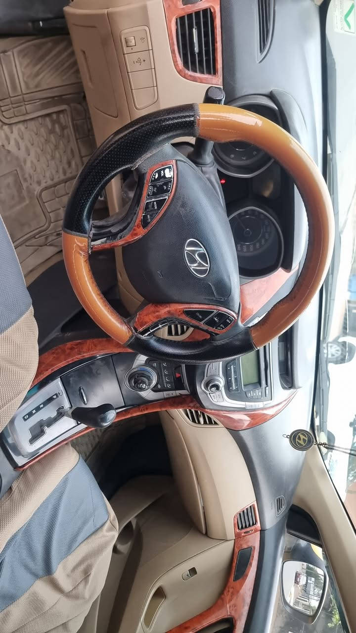 سلام عليكم 
النترا خليجي صفره موديل 2014
فول مواصفات عدا البصمة 
فتحه 
اشاير بل مري 
مري شفط 
مكينه 1800دوش 
تبريد تدفئ شغالات 
تحكمات ستيرن
رقم بغداد انكليزي بسمي 
مصفره غرامات وهيئه 
108 وبيها مجال 
مكاني بغداد 
رقمي ***********
مامتواجد على فيس
