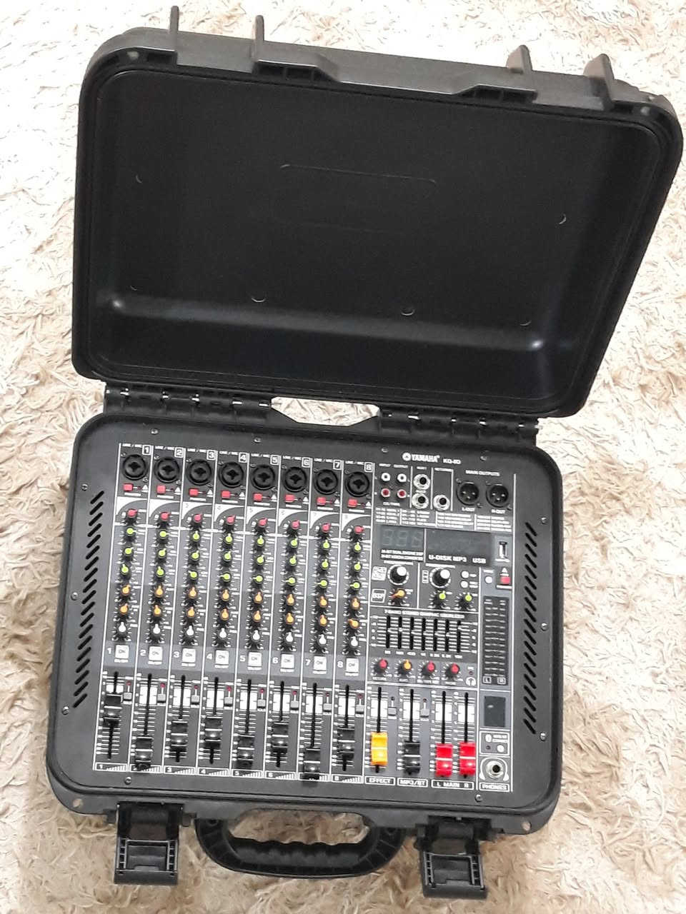 للبيع مكلف ياماها جديد كارتون 800 واط لكل خط تسجيل بلوتوث فلاش كما موضح في الصورة ***********
