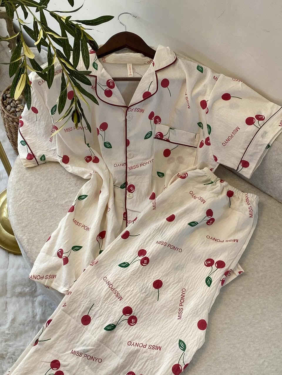 بنات تراكات وصلت جديد ✨
كريشه تجنن، بارده وخفيفه وتصلح للصيف 🌸
ألوانها الصيفيه تهبل وتخلي الطله مرتبه وناعمه 💕
شنو اللون اللي عجبكم أكثر؟ 😍
متوفر مفرد +جمله 
قناه التلي
https://t.me/BZahraa_Beauty


**إذا كنت صاحب هذا الإعلان وتريد حذفه لأي سبب، رجاءا أرسل رسالة إلى الدعم الفني**