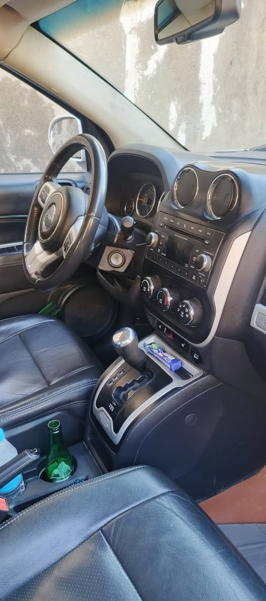 جيب كومباس 17رقم ذي قار سياره جديده السعر100 أتصل *********** ناصريه مركز
