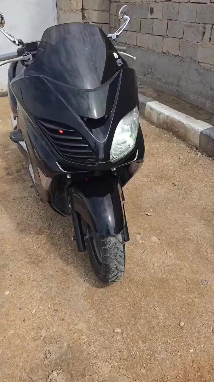 السلام عليكم فورزة 8/0عمية بلاد الدراجة مكفولة من كلشي برغي ما مفتوح بيهة النضافة شوفت عينك مصارلهة اهواي من طالعة من علاوي الباشة نزلة من الرنبة جديدة تيراتهة  مال اليبان الدرجة بطناش +معدل خير من الله الدراجة من كلشي نضيفة مكاني بابل ناحيت الطليعة وهذة رقمي  ***********
