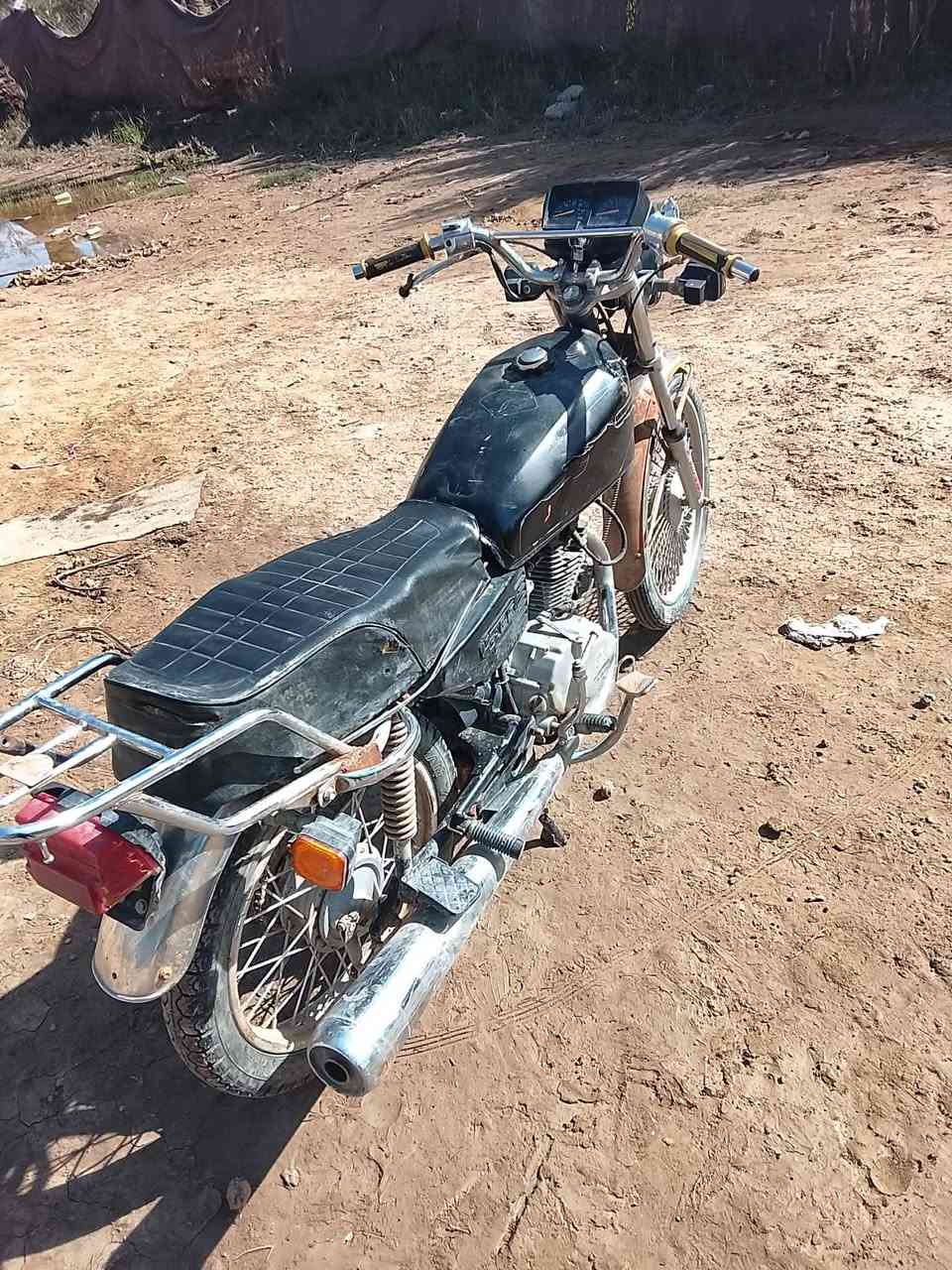 السلام عليكم دراجه تايكر مديل 20 للبيع السعر ٢٠٠ وبيها مجال ***********
