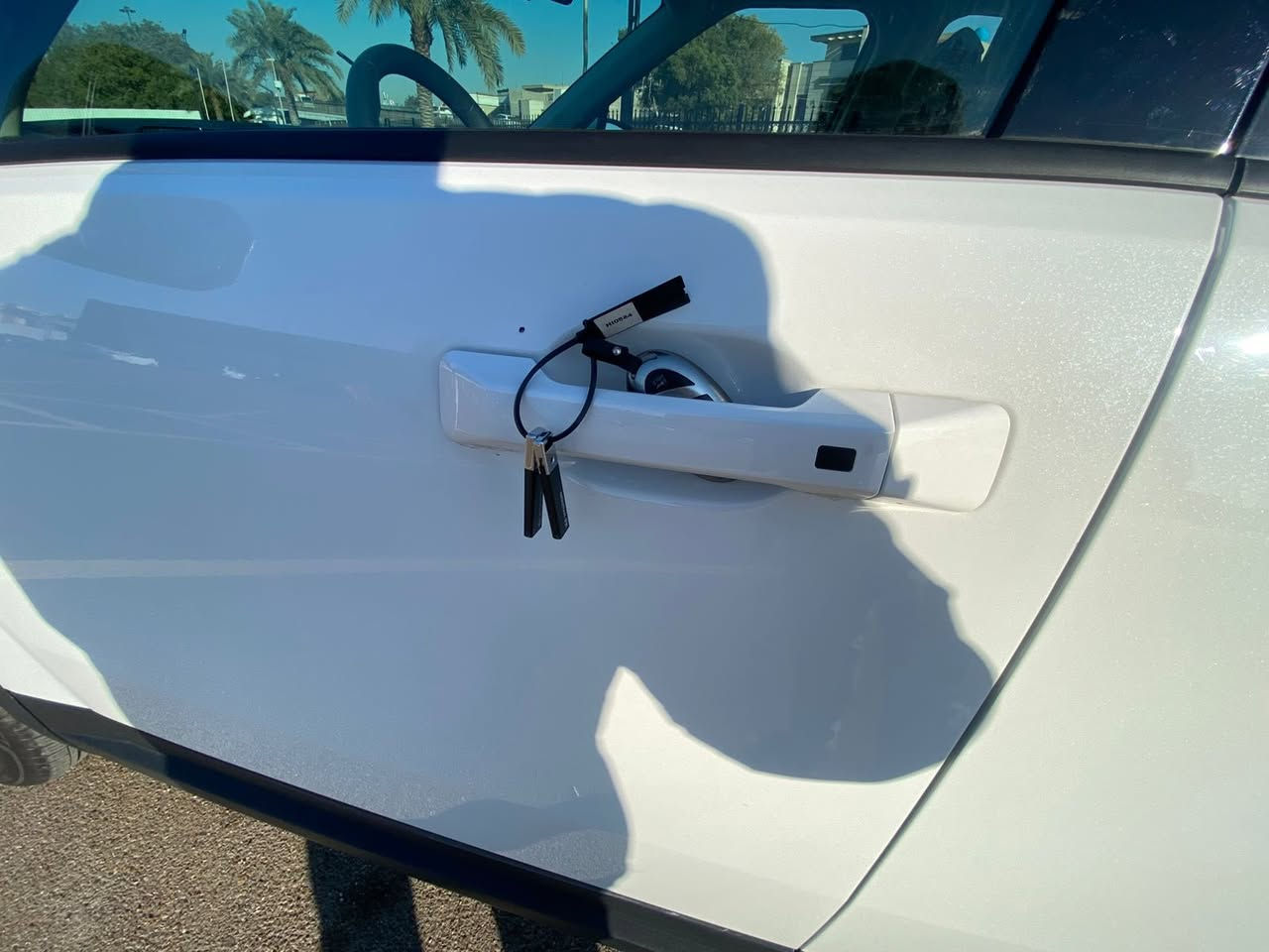 السلام عليكم ( للبيع فقط ***********)
هونداي سنتافي موديل 2024 الشكل الجديد 

7 راكب محرك 2500 توربو لون ابيض🍎

دخول جديد قبل كم يوم رقمتها اربيل

حادثها موضح بالصور شبر جاملغ وشويه بالبنيد ومصلحهن على كدهن   والايرباكات كلها سليمه 

ليبل واحد كل اجزاء السياره بدون تبديل

♦️بصمة تشغيل + بصمة ابواب + صندوق كهرباء 

♦️شاشه ايباد متصله + دشبول الكتروني متغير الالوان

♦️7 راكب

♦️تبريد مركزي 3 قطع 

♦️حساسات اماميه وحساسات خلفيه

♦️  سونار خلفي

♦️كشنات مخمل + ويل 19بلادي 

♦️4 انظمة قياده + قياده اليه 

♦️اضويه ليد + ليد نهاري 

♦️الدشبول كله لمس + قاصه سريه

♦️كامره خلفيه + رادار 360 درجه 

♦️شفتات سرعه + تحديد مسار 

♦️رادار امامي وجانبي وخلفي

♦️ماشيه 16  فقط بعدها على مشي امريكا

♦️لغد وشاصي ودواخل كله على وضع الشركه وحتى راديتراتها بلاديه 

♦️السياره جاهزه من جميع النواحي  

♦️كير ومكينه وصدر وتبريد بوضع الوكاله

♦️السعر 218 ورقة

♦️سنويتها الى سنة 2031 وتحويل او وكاله باللي يعجبك

♦️مكاني بغداد
