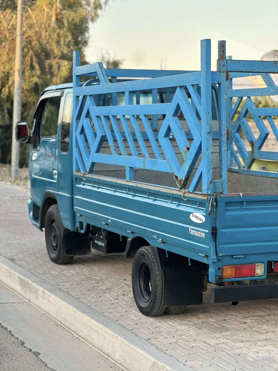 كيا سامسونك   موديل 2000
كير محرك جديد 
صدر امامي خلفي جديد 
تخم تاير جديد. 
شاصي سليم 
بيها صبغ جماليه  
سياره قبل سبوع صارف عليها مليون ونص. 
سياره جاهزه ومابيها نقص خير من الله 
رقم صلاح الدين دولي هزه وفحص جديد سنويه لل ٣٠ 
السعر ٦٣ وبيها مجال حك الجيه 
مكاني صلاح الدين قضاء الضلوعيه 
الاتصال ***********
