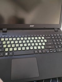 مكلف بل نشر لابتوب ايسر نضيف بي عطل بسيط وشغال اتتفق عل سعر وتعال افحص...