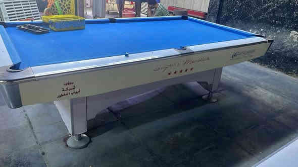 ميزين بليارد للبيع مكاني هيت ***********
