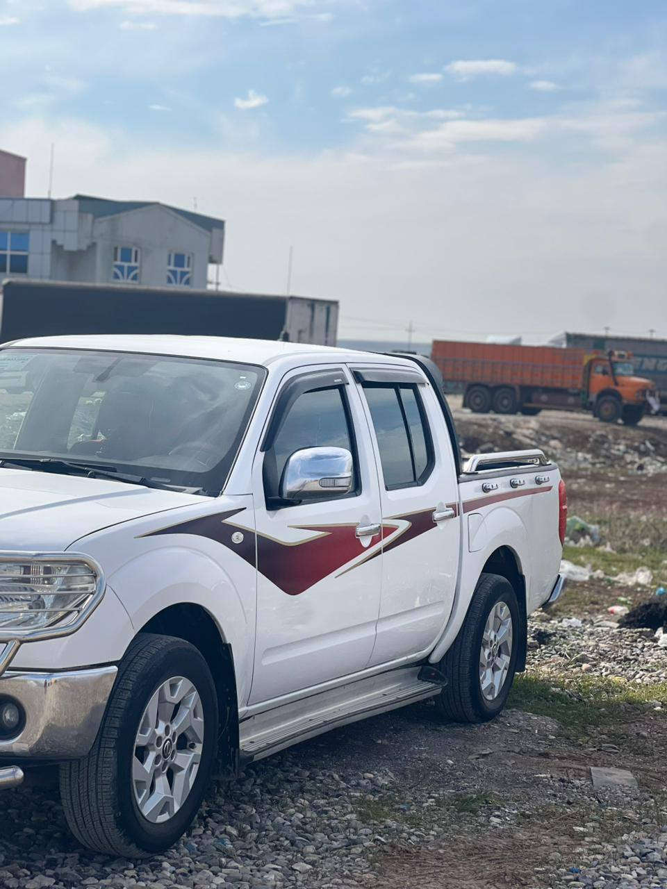 السلام عليكم 
نيسان نافارا
موديل ٢٠١٣
رقم سنويه جديد
صبغ ربع باب سايق+ ربع جاملغ وره
تحويل +وكاله
سعر ١١٣ مجال
رقم تلفون *********** زاخو, دهوك
