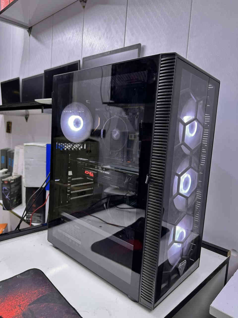 تحية طيبة شبابنا وحبايبنا 
تجميعة براندات قوية ومعروفة اغلب القطع شد جديد مع ضمان ٦ اشهر 
R5 3600 جديد
RAM 16 3200 جديد
M.B ASUS TUF GAMING B350 PLUS مستخدم
RTX2060 6GB INNO3Dمستخدم
SSD128-HDD500 جدد
P.S550W+80PLUS جديد
CASE 4FAN 
السعر ٥٥٠ الف سعر نهائي 
متوفر توصيل لكافة المحافظات 
عنوان المكتب كوت-المشروع-شارع الحاسبات-مكتب mega 
***********
