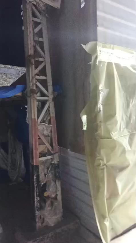 العقار للبيع طابو صرف شارع الاطفاء المساحه (160) تجاري على ركنين  مقابل شارع /30 الواجهيه  20 متر النزال 8 متر للاستفسار اكثر الاتصال ع الرقم ***********
