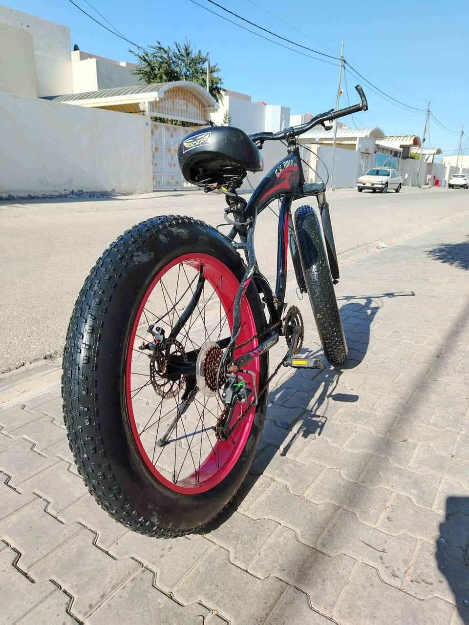 سلام عليكم 
بايسكل جبلي يسمو دباب أو كوبرا  التاير الجبيره والعريضه 3مكاين امامي .7مكاين خلفي تايرات جدد ماعايز اي شي الله شاهد ماخذ ب220 للبيع او للمراوس ببايسكل بطه BD أو سانتوس مكاني نجف حي نداء السعر 150وبي مجال وهذا رقمي ***********بي واتساب
