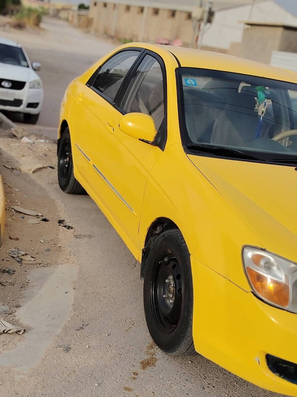 السلام عليكم 

كيا سيراتو 2008 خليجي 
مكينه 1600العنوان السماوه 
***********
