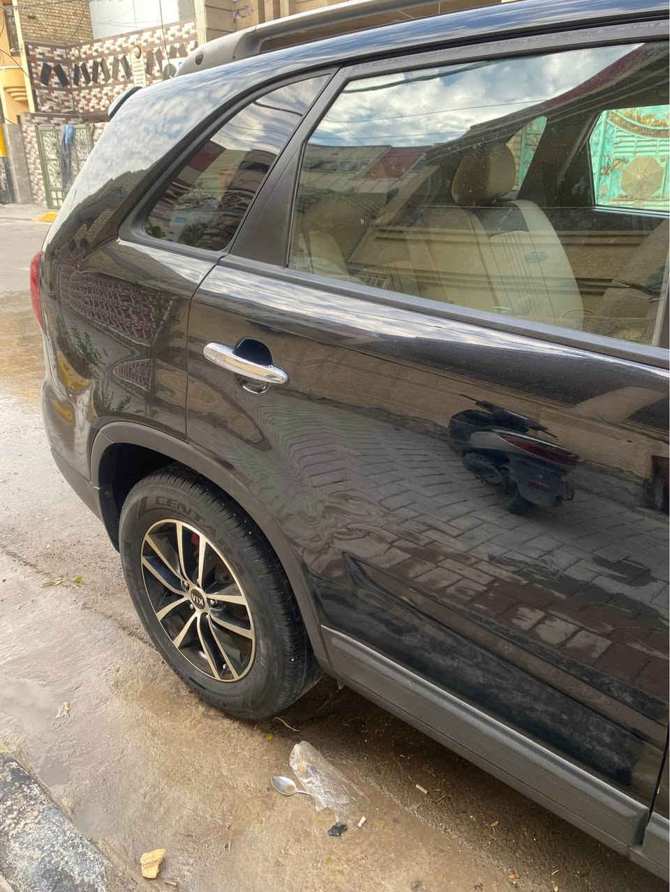 سورنتو 15 امريكي 5 راكب مكينه 2400 GDi مكينه وكير وكهربائيات خير من الله ضرر امريكا باب  الصندوك فقط صور الضرر موجوده وهنا صارت بيهه طخه بلباب انرش نص وبلجاملغ الخلفي انرش على كد شبرين يوجد بعض الرصعات السياره كلش حلوه ماشيه 115 بغداد بسمي سنويه لل28  مكاني مدينه الصدر *********** بيع فقط مو كد الحجايه لا تعامل ولا تنطي موعد رجاءً بغداد, العراق
