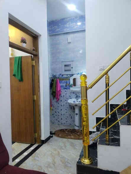 مشتمل البيع مسلحة  ١٠٠ متر 
طابو صرف العنوان الصويرة حي الزهور 
قرب الفلكة. بناء حديث درجة أولى 
السعر  ٨٥ مليون
***********
