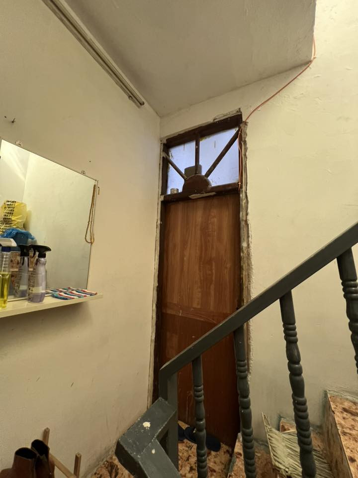 مشتمل 40 متر للبيع موقع ممتاز لايوجد جار مقابل المنزل
يحتوي على صالة وحولي وخدمات+ غرفتين نوم
العنوان الشعب مقابل سوق 4000 قرب مدرسة الشعب الاساسية
للاستفسار ***********
