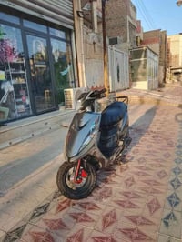 ماكس عدلة • طالعة من الحاوية • ٥ اشهر