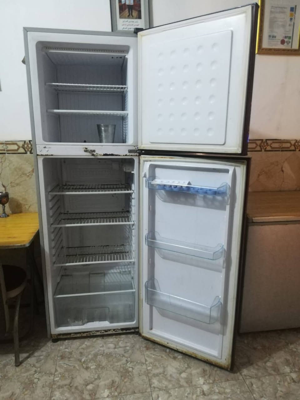 ثلاجة اوكما تركي بحالة جيدة جدا حجم ١٦ قدم
المكان : الفلوجة - حي الشهداء - قرب مسجد وبالوالدين إحسانا
 ***********
***********
