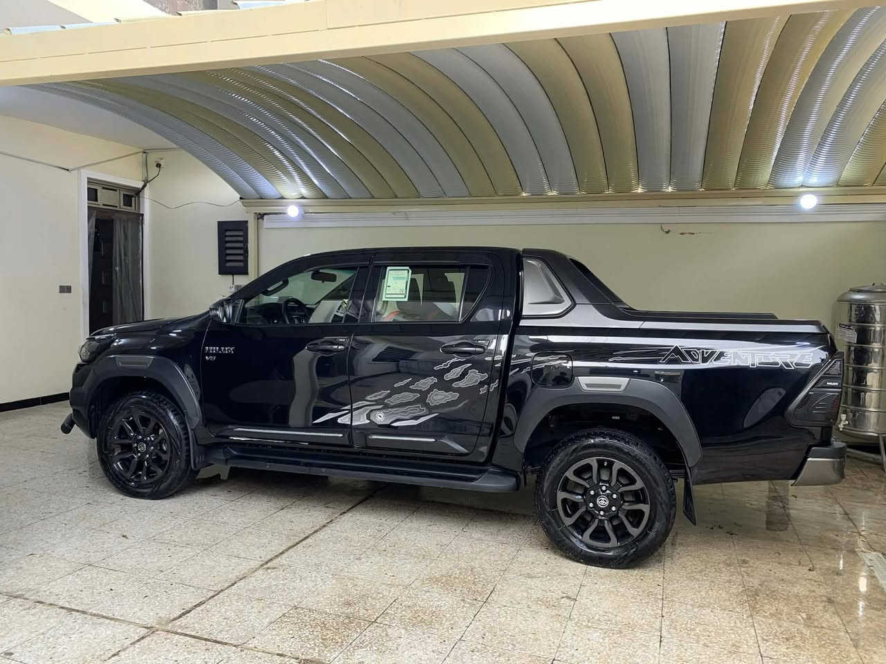 سلام عليكم عندي سياره للبيع بيكم هايلوكس موديل 2023 رقم اربيل كير وتماتيك مكفول كفال عام ماشيه 40 ألف عنوان بغدادالرقم  ولشراي يتصل على ***********
