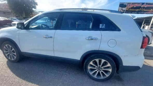 السلام عليكم سورنتو للبيع موديل ٢٠١٤ سياره مكفوله فقط دعاميه الخلفيه مصبوغه وهذا مو عيب شرعي السياره جديده بمعنا الكلمه مابي اي نقص سياره مال جناي السعر ١٧٠ بيها مجال
التواصل ع الهاتف: ***********
