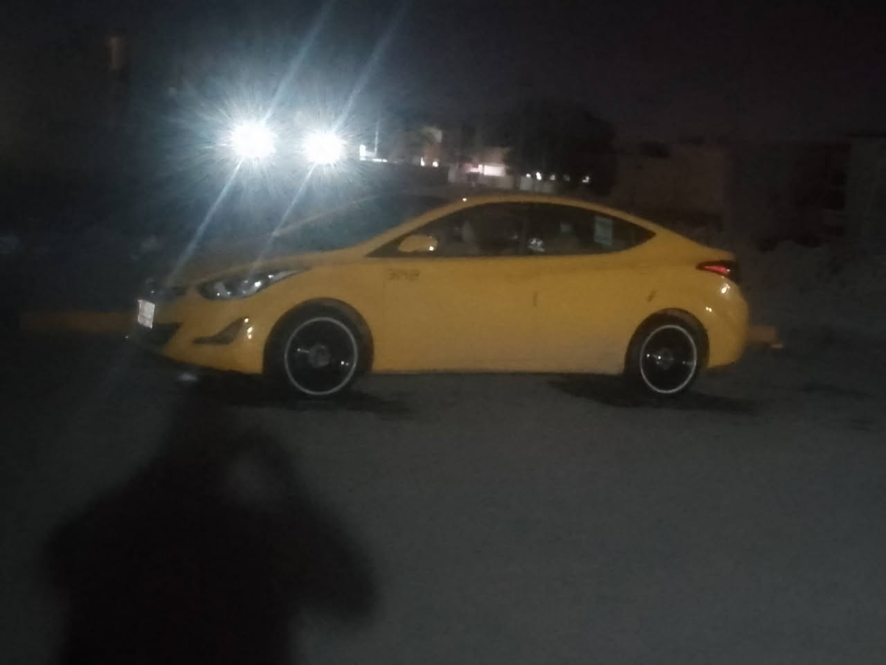 السلام عليكم شباب النترا 2015 خليجي سياره مبدل بيها باب السائق بدون حادث بيه خياس وبدلته والباب موجود القديم سياره بيها تخون تاير اسود جديد صار له شهر شهر وشويه جير مكينه حداديه بالكامل دوشمه تبريد باسمي تحويل مباشر سنويه تسقط بال 28 مكاني واسط مركز مدينه *********** هذا رقمي بيع والمراوس من رخصه صاحب الكروب المحترم
