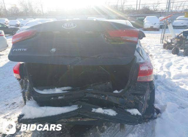 سلام عليكم  كيه فورتي 2016 وارد أمريكي مكينه دوش 1800 مكينه وكير خير من الله لاتنقص ولا تبخر رقم بغداد باسمي تحويل ثاني يوم السعر 88 وبيها مجال حك الجيه   مكان بغداد ***********
