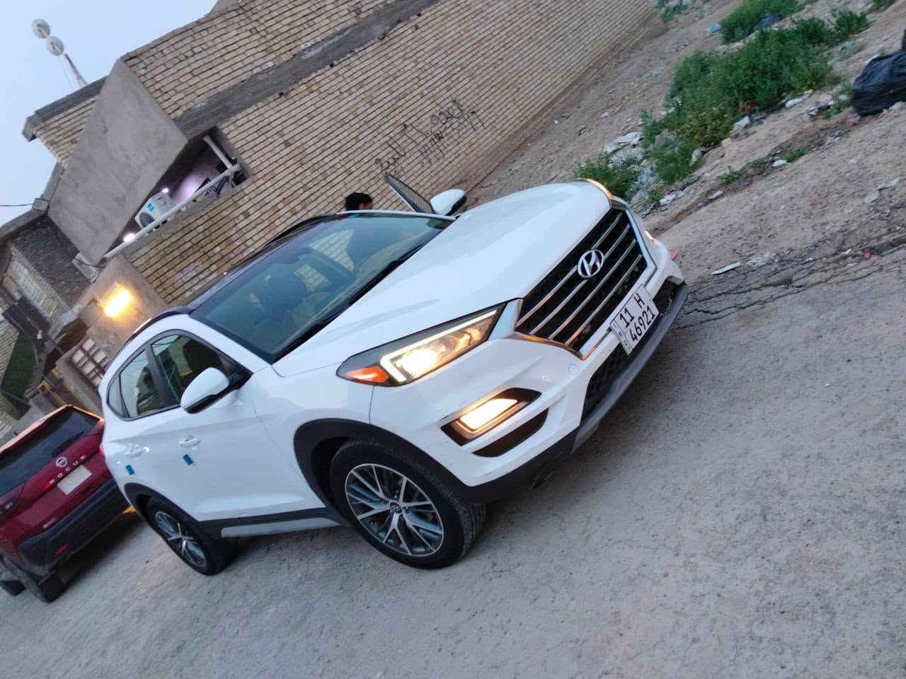 السلام عليكم توسان 2020 وارد امريكي 
محرك 2400 dji 
بانوراما و بصمه باقي المواصفات معروفه
العنوان بغداد الدورة 
 
السعر 155 وبيها مجال 
***********

