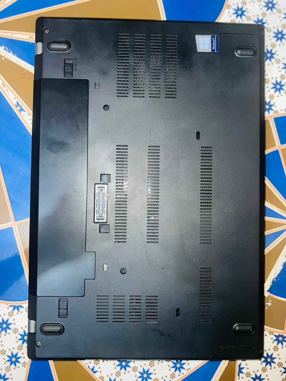 السلام عليكم
لابتوب ThinkPad T470 للبيع او المراوس بتلفون 
مواصفات الجهاز:
معالج i5-th6
ذاكرة التخزين 256 SSD
الرام 8
يحتوي نظام وندوز 10 برو مفعل 
الجهاز ايضا يدعم الاقلاع السريع يعني خلال ثواني يشتغل الجهاز
يحتوي على بطاريتين وحده داخلية حالتها جيده والثانية خارجية تقريبا منتهية 
والجهاز قابل لزيادة سعة البطارية الخارجية(يعني تكدر تشتريله بطارية سعتها عالية تشغلك اكثر من 10 ساعات)
الجهاز مستخدم شي قليل حييل نظيف وما مفتوح
يجيك وياا الجهاز شاحنة بقدرة 65w وماوس بلاتوث وجنطة
رقم الهاتف:***********
