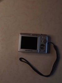 كاميرا • بطارية • شاحن