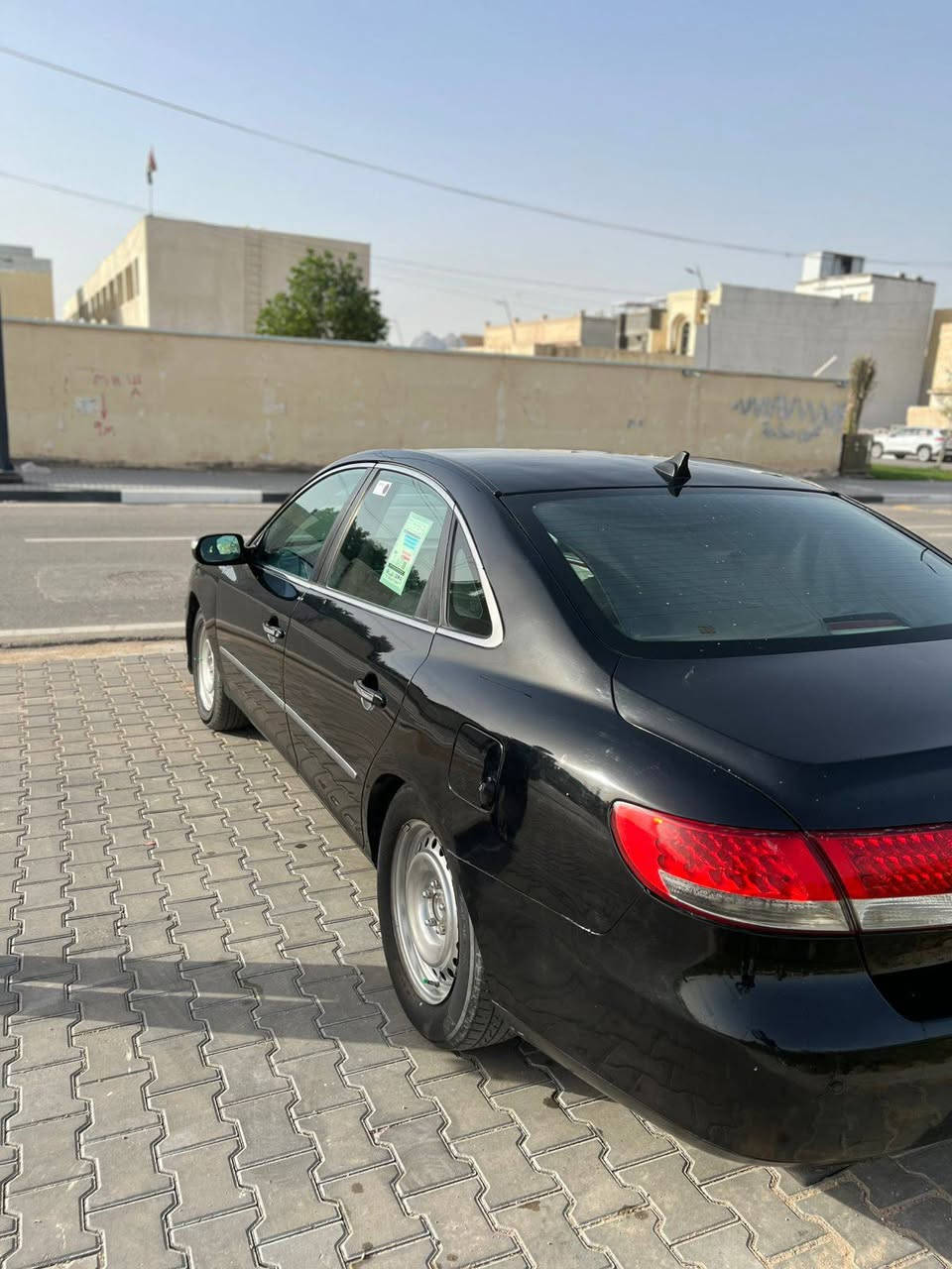 ازيرة مديل 2011 رقم وسنوية طبق الاصل سنوية عضم عاج كصة جنطة فقط...سيارة مكفولة من كلشي ماناقصهة اي شي جاهزة من كلشي عنواني بصرة ..السعر 45وبيهة مجال للشراي ....***********

