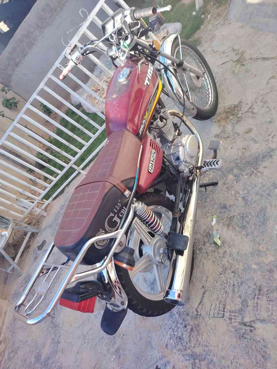 السلام عليكم دراجه اربعه قير ماكينه لا تنقيص ولا تبخير موديل 22 مكان بغداد حي البتول سعر 400///***********

