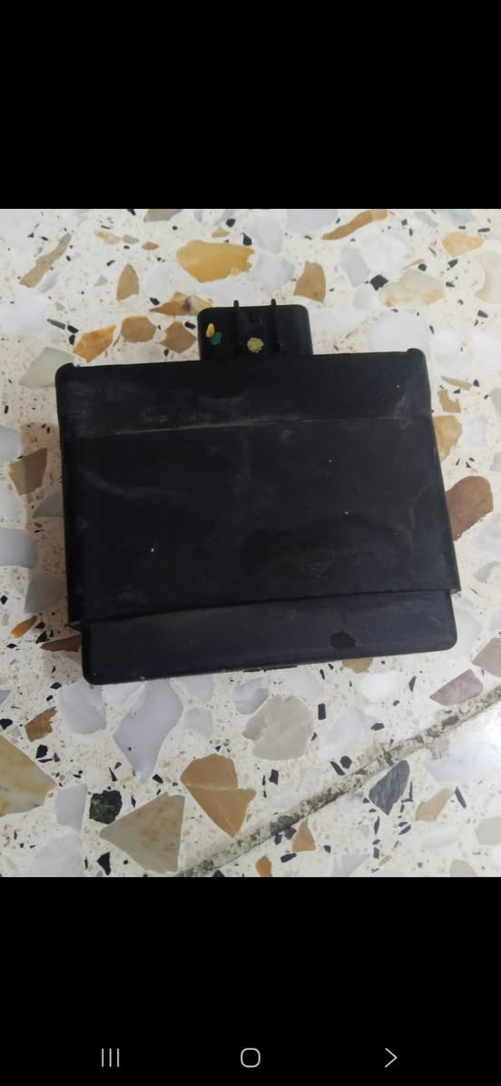 السلام عليكم  للبيع اصليات 
عقل ثعلب جي تي ار سعره ٣٠ وبيه مجال 
ويل ماكس عدله ٣٥ بي مجال
بغداد / ***********
