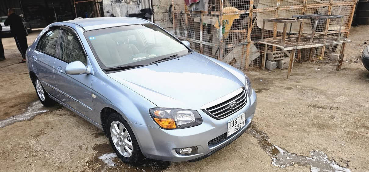 سلام عليكم سيراتو 2007  مصبوغه عام للجماليه سياره جاهزه كل نقص مابيه حداديه جديده تخم تاير السعر 85 مكان السياره كربلاء للاتصال ***********
