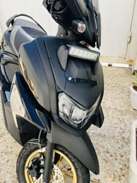 من رخصه الادمن دراجه zr مديل 25للبيع استعمال شهر طلعتها وكيل  نظيفه او...