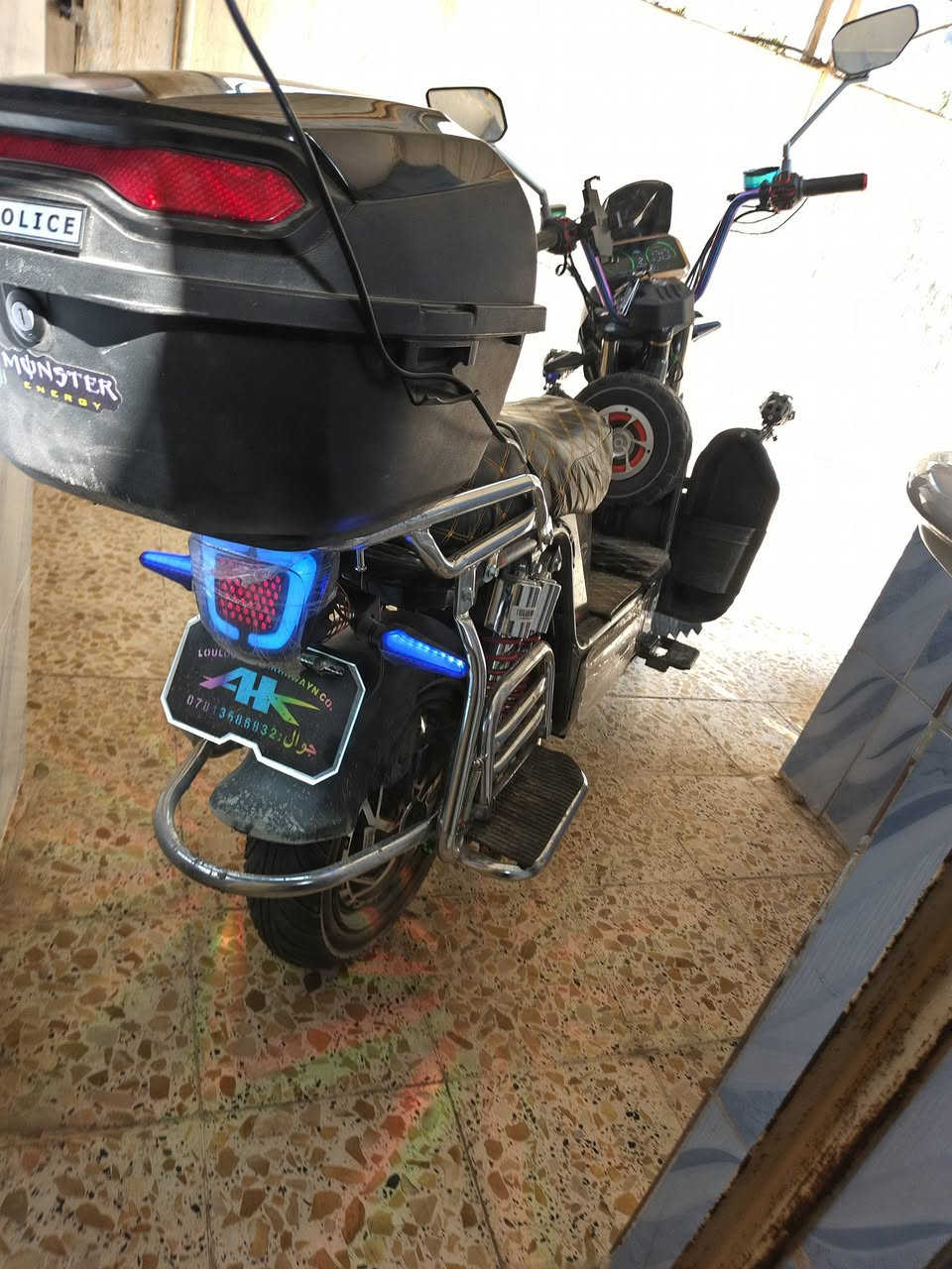 السلام عليكم☺
دراجه شحن 🔋⚡للبيع مثل مموضح بل صوره صارله شهر ونص من مشدوده دراجه نضيفه
سعر800 اي استفسار ***********
