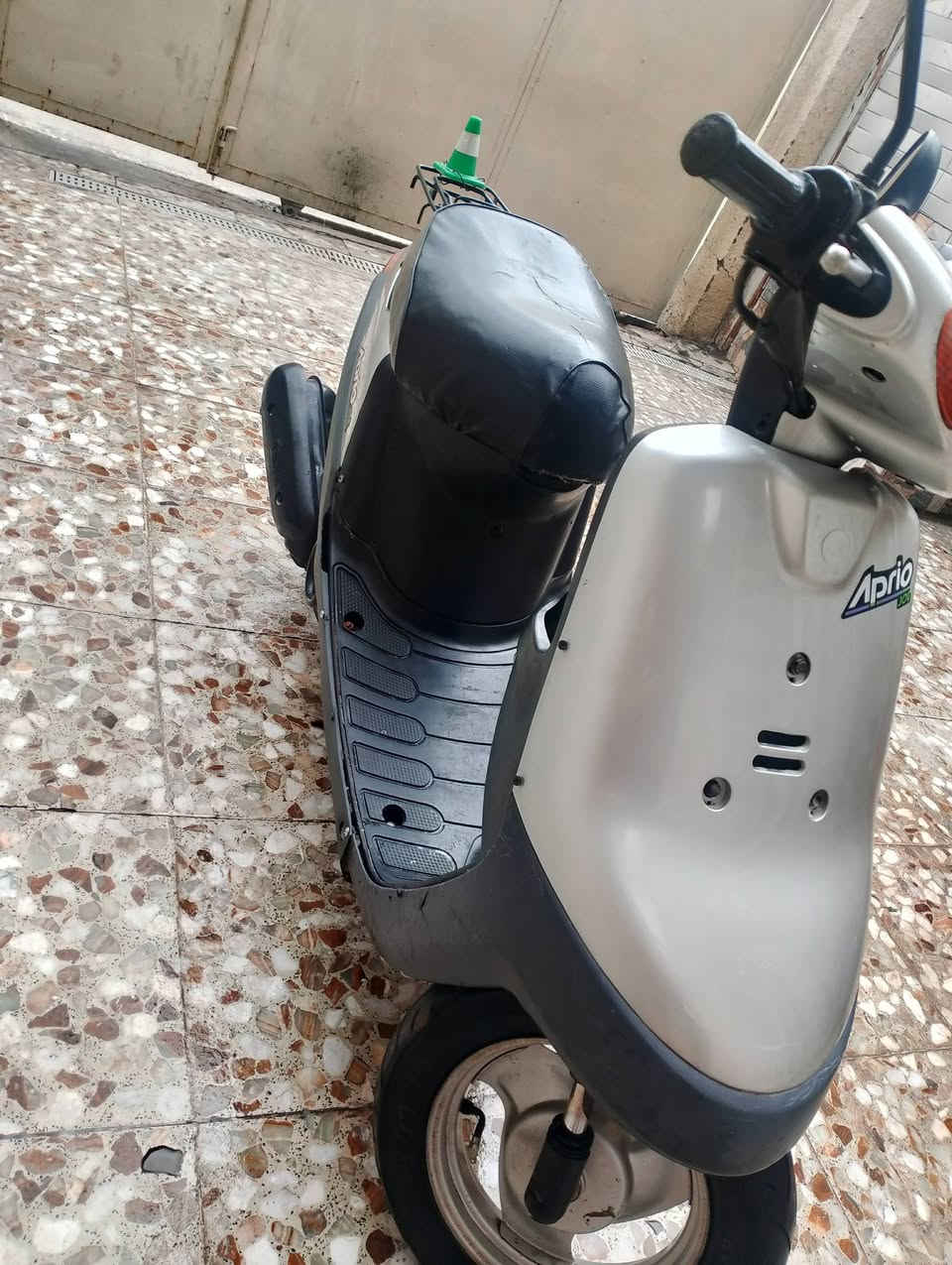 سلام عليكم دراجه بطه جديد نص نكره سلف هندر مكينه ناعمه كهربائيات كله شغاله لايت عالي ناصي اشاير هورن عدادات تايرات جدد مكينه نضيفه نعاعمه لانضوح لا تبخير دراجه مرتبه مال بيت اوراقه كامله سعره 200 وبيه مجال مكاني بغداد الزعفرانيه  *********** واتساب موجود
