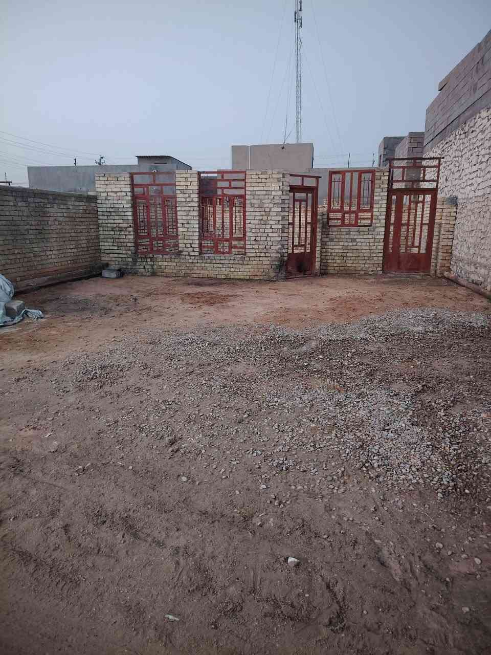 سلام عليكم هيكل للبيع خالديه قرب مخزن الكتب مساحه 240
تفاصيل عل رقم ***********
