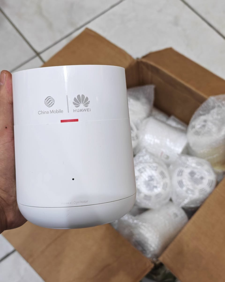 🛑 عرض خاص
_________________________________ 

 وصول راوتر ديكو  الضوئي هواوي AX3000 جديد 

⭐ Huawei K662d — 

Wi-Fi 6 (AX3000)

Dual: 2.4GHz و 5GHz

سرعة Wi-Fi:

574Mbps على 2.4GHz

2402Mbps على 5GHz

المنافذ:

2 منافذ LAN جيجابت

1 منفذ ألياف ضوئية (PON / SC-UPC)

______________________________

"توجد اسعار داعمة لمكاتب الجملة والشركات"
______________________________

#رابط_قناة_التلكرام

‏(https://t.me/robian_rns )
________________________________
للإستفسار عن الأسعار والتفاصيل يرجى الإتصال أو مراسلتنا على تطبيق الواتساب على أرقام المبيعات :
***********
***********

________________________________

الدعم الفني ♻️ *********** 
________________________________

او زيارتنا لمقر الشركة الكائن في 
الفرع الاول || بغداد - حي اور / مجاور سنتر حي اور 
الفرع الثاني || بغداد - مدينة الصدر / ساحة (55) قطاع (10) 

أوقات الدوام من (التاسعة صباحاً - الحادية عشر مساءًا )
