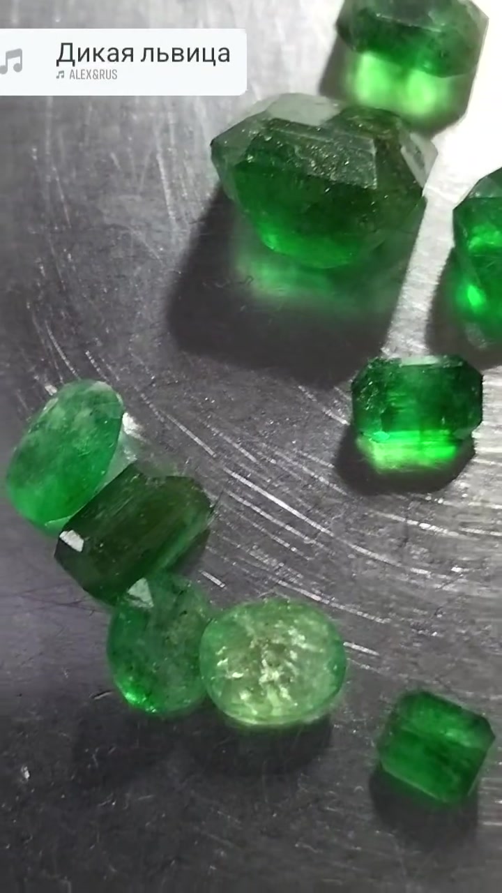 Emerald swat under carat to 5 carat


**إذا كنت صاحب هذا الإعلان وتريد حذفه لأي سبب، رجاءا أرسل رسالة إلى الدعم الفني**