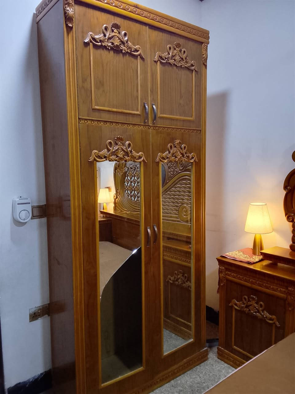 لبيع ب150جديده لوك الرقم ***********
