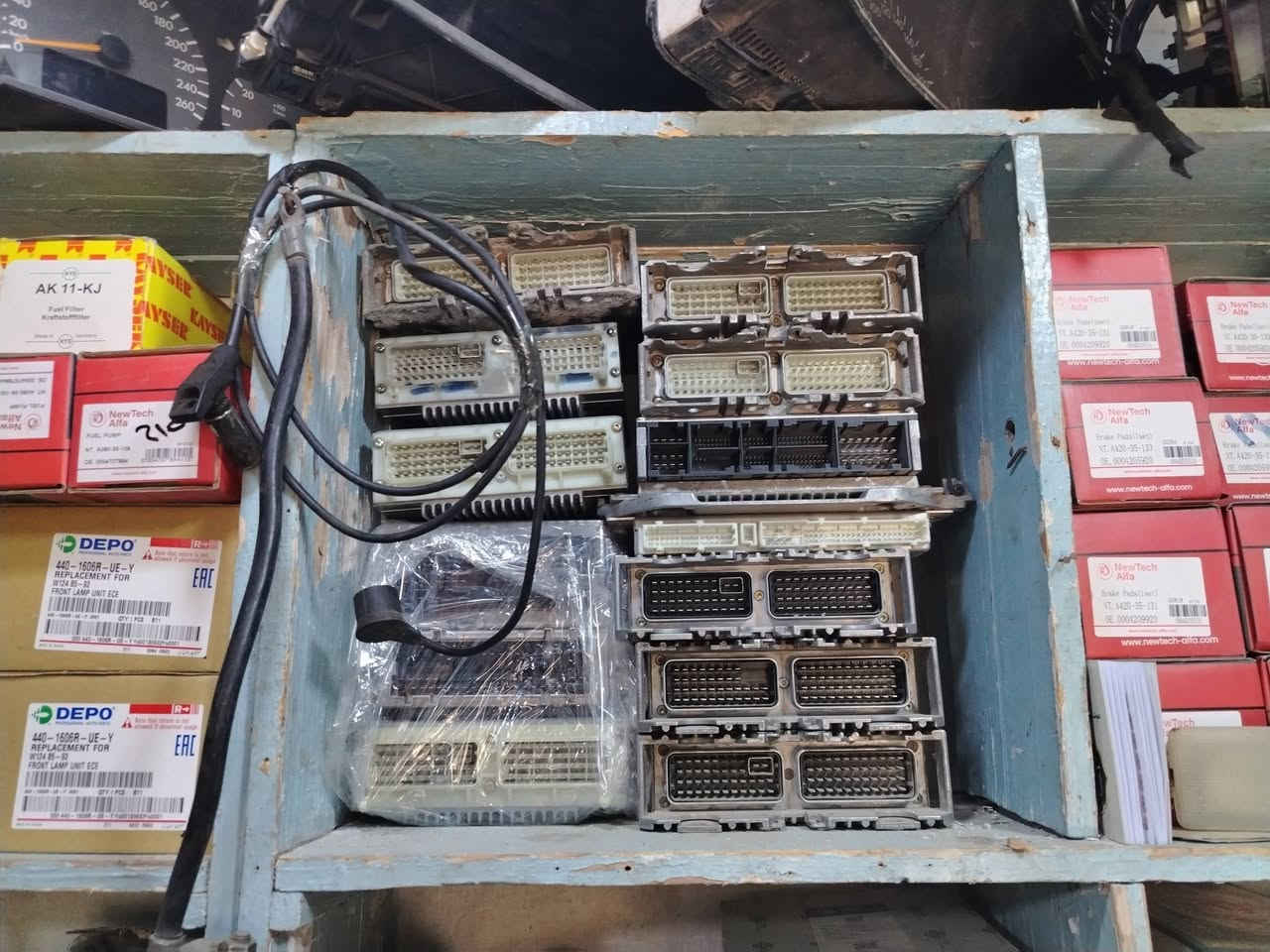 من رخصة الادمن
حكمت النعماني
الشيخ عمر شارع الثالث
مجمع بغداد ***********
