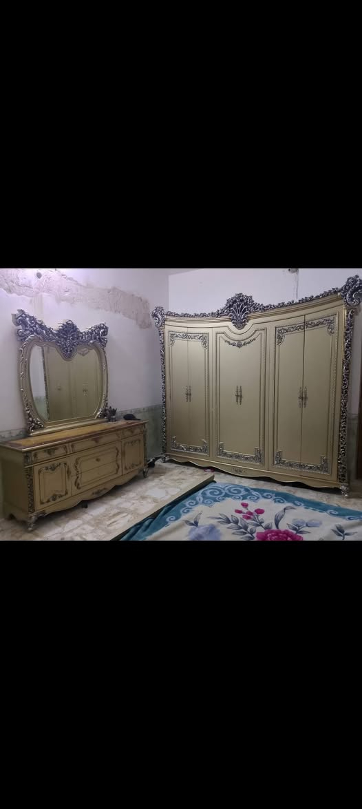 غرفه للبيع خشاب نضيف للتواصل ***********
