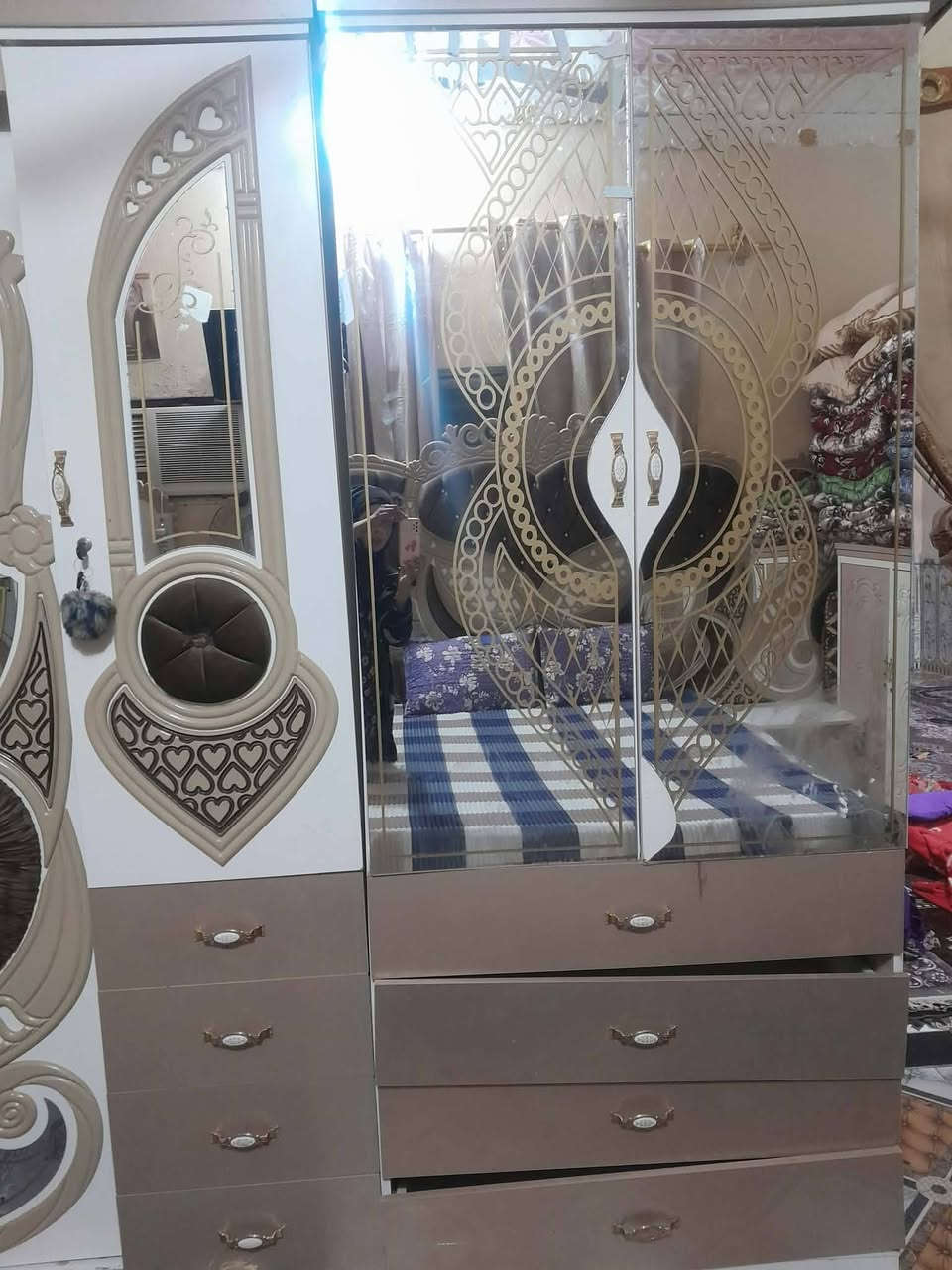 السلام عليكم 
عندي غرفه البيع مكان الخضر 
***********واتساب
