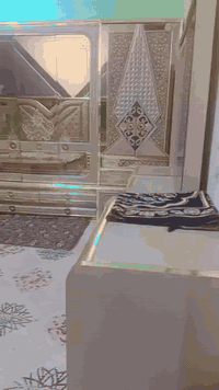 غرفة اخشاب للبيع نضيفه  السعر مليون و500 وبيها مجال  للتواصل 078696089...